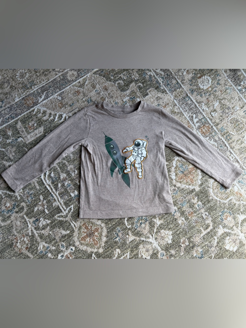 Pekkle Kids Long-Sleeve Astronaut Graphic Tee - Taupe